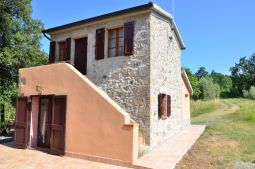 Independent house Sassofortino