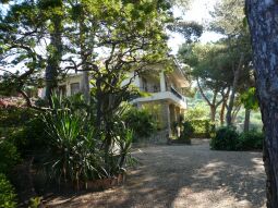 Vallecrosia, villa with sea view